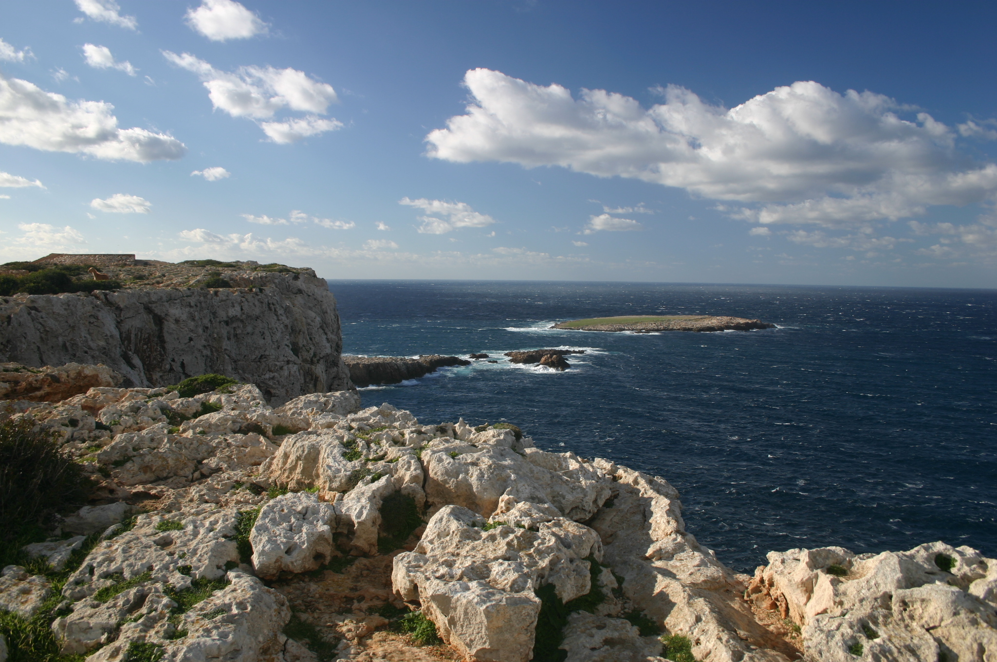 Vues côtières du Cap de Cavalleria à Minorque