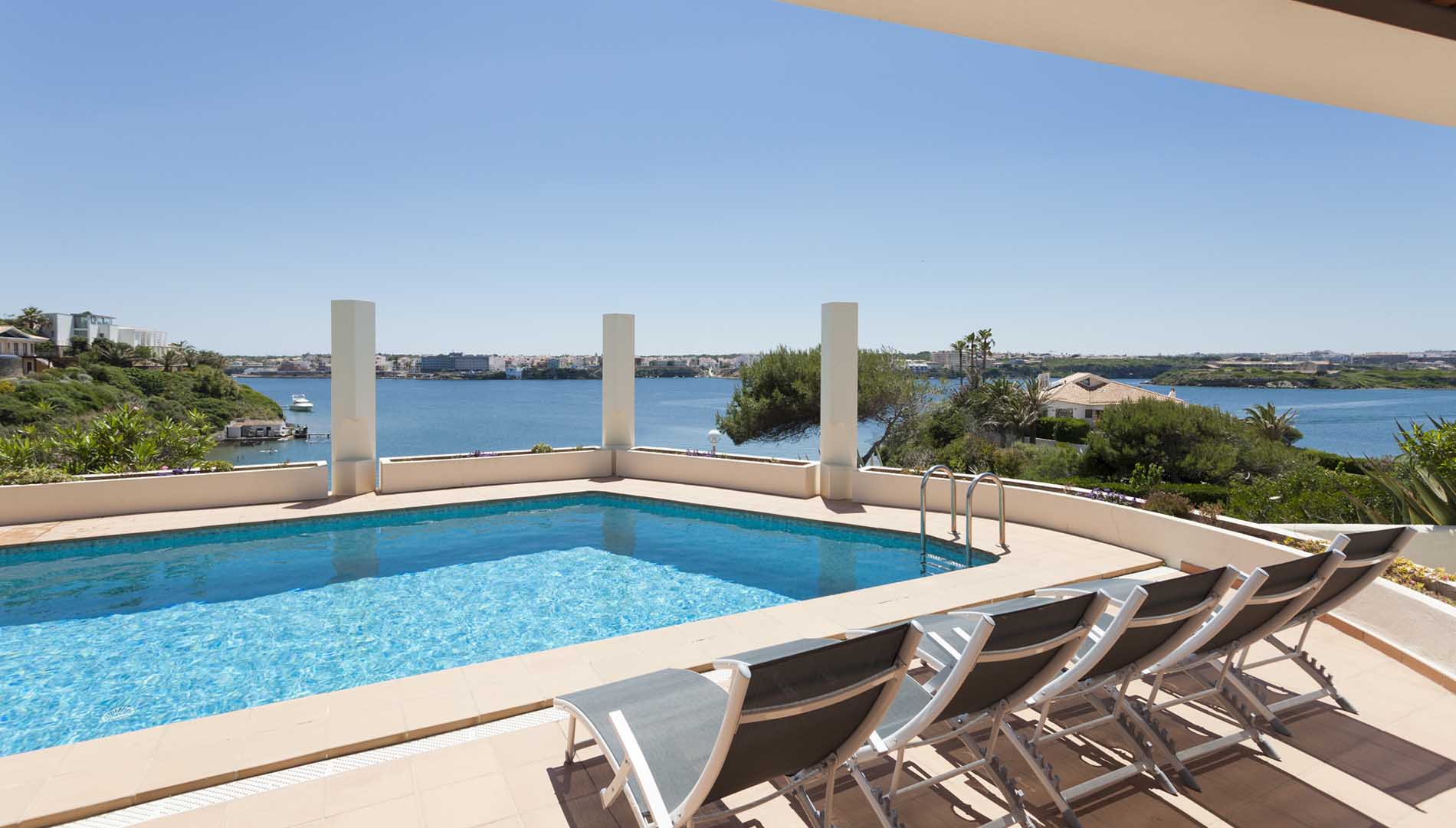 Villas avec piscine à Cala Llonga